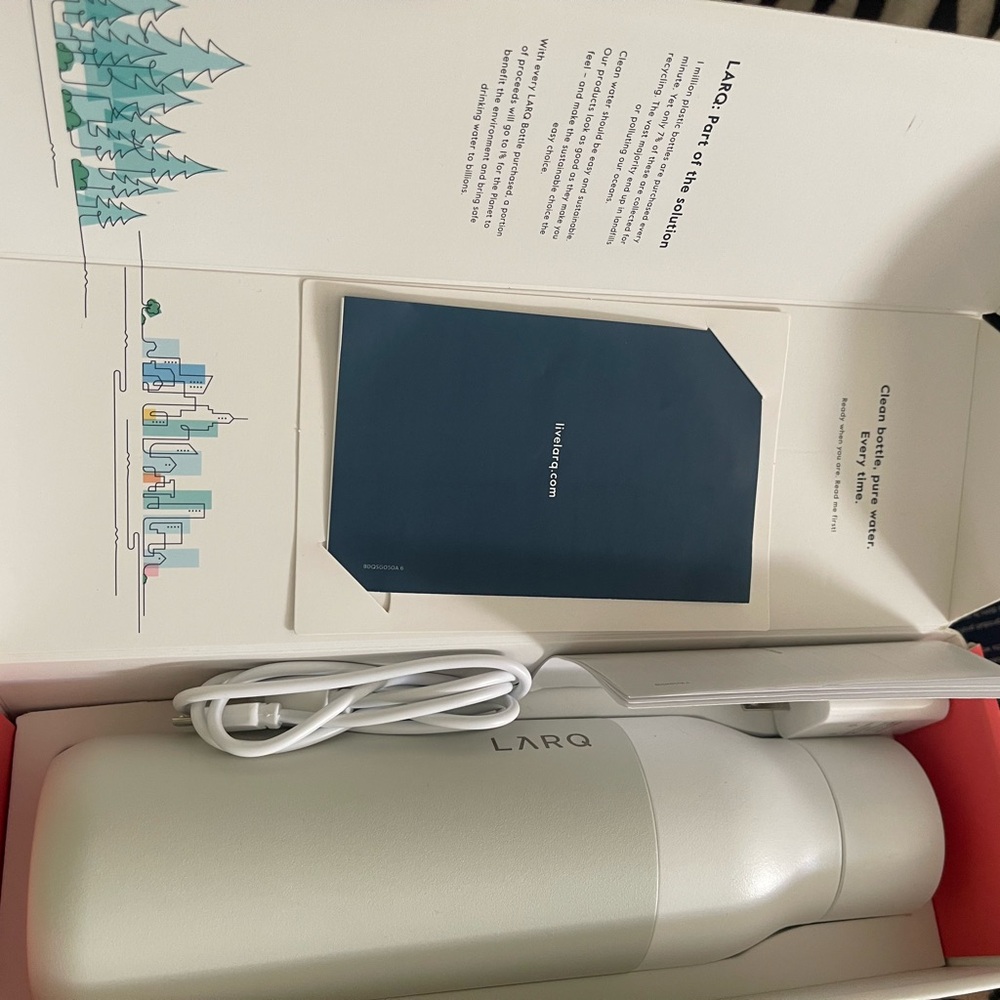 LARQ
BOTTLE PURE VIS 17 OZ SELF CLEANING & STAINLESS STEEL  -UV WATER PURIFIER - Picture 3 of 11
